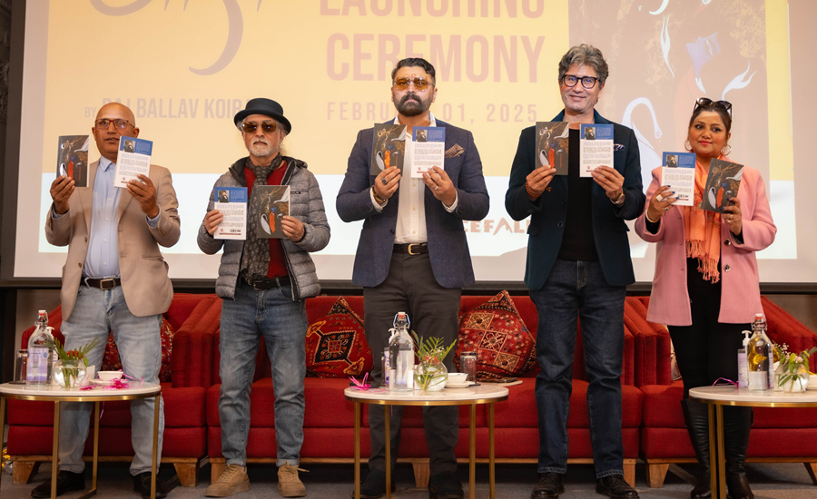 ‘औरा’ कविता संग्रह ल्याउँदै राजवल्लभ : यहाँसम्म आइपुग्न ४३ वर्ष लाग्यो